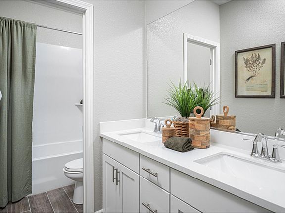 4th image of 34512 Sanderson Dr