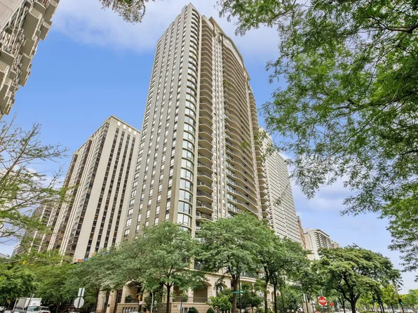 1040 N Lake Shore Dr APT 9A, Chicago, IL 60611