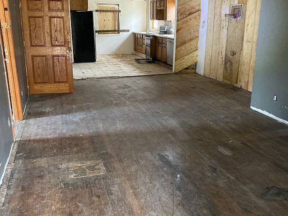 5th image of 3045 E Bradbury Ave