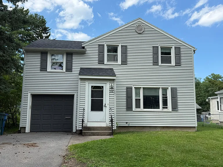 10 Stanford Rd — Photo 1