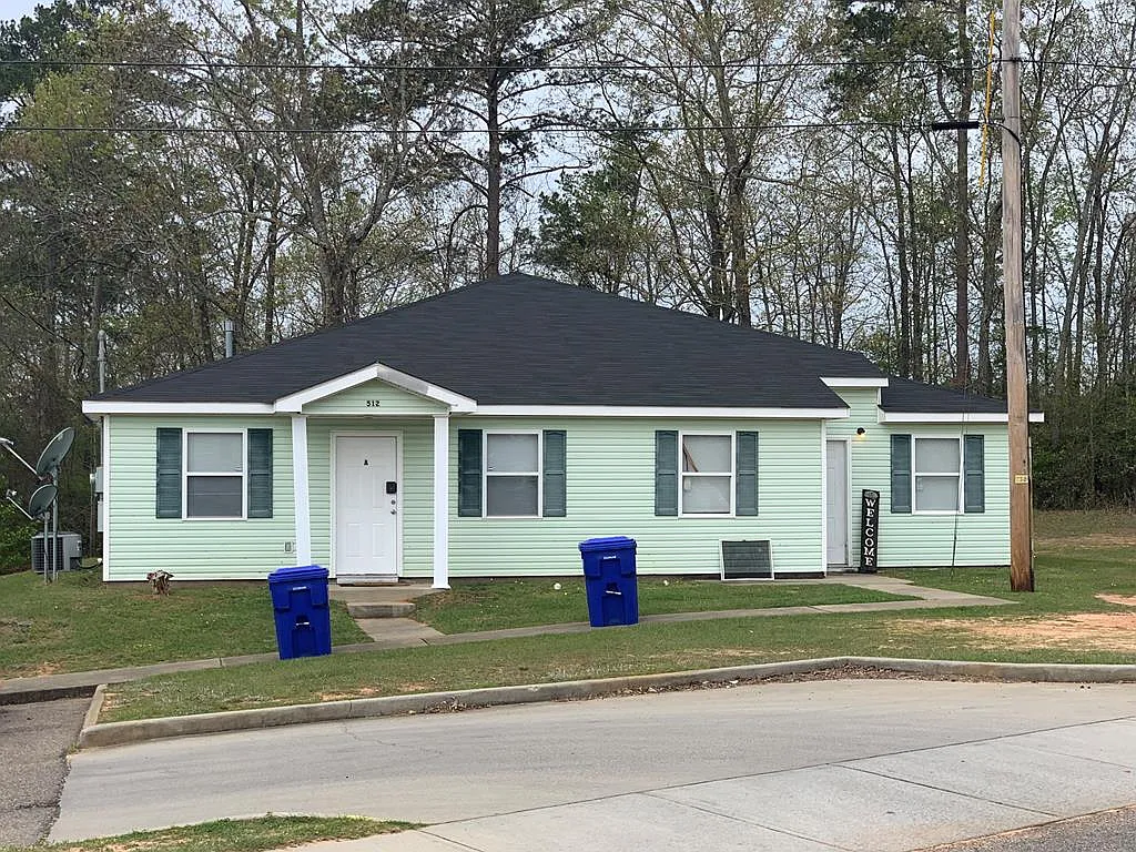 3 bed, 3.0 bath, 1190 sqft, $1,050 — Photo 1