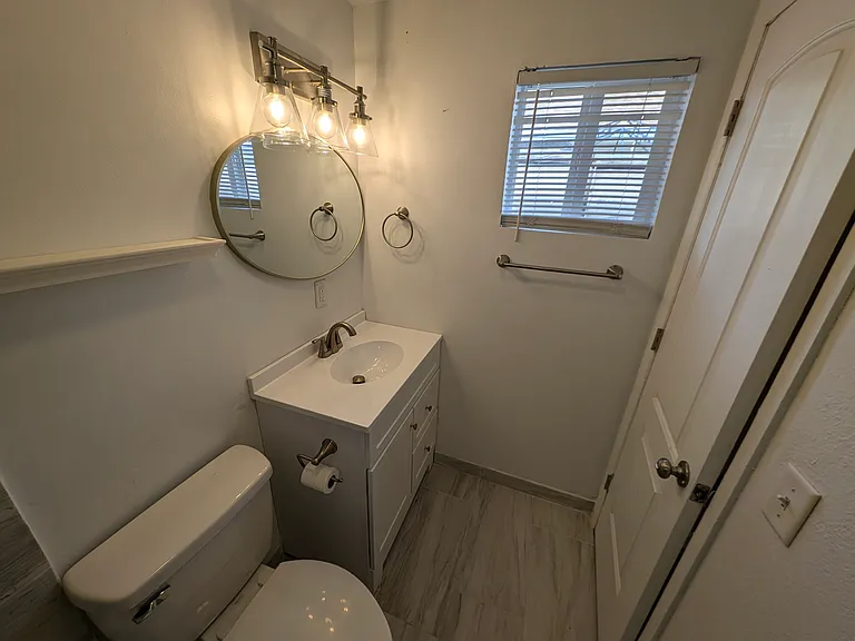 801 Denver Ave #2 — Photo 10