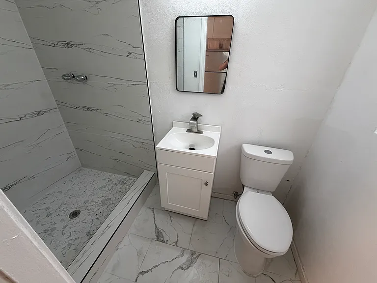 2308 9th St W #8 — Photo 9
