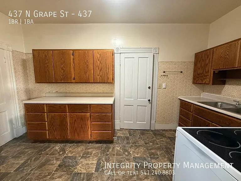 437 N Grape St #437 — Photo 13