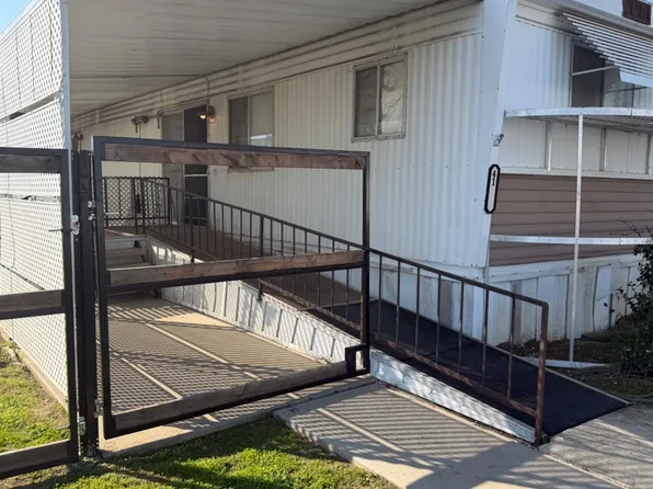 41 Divot Ln, Bakersfield, CA 93308