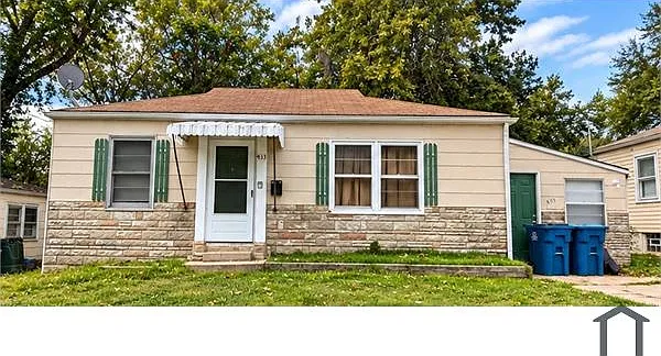 3 bed, 950 sqft, $1,250 — Photo 2