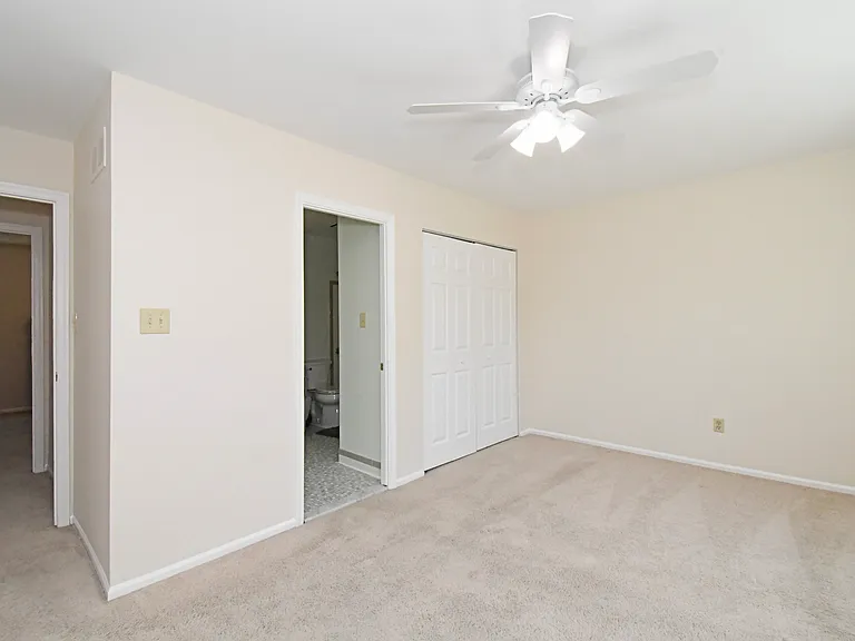 2489 Hillendale Dr — Photo 37