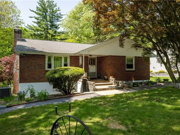 55 Woodbine Drive, Mahopac, NY 10541