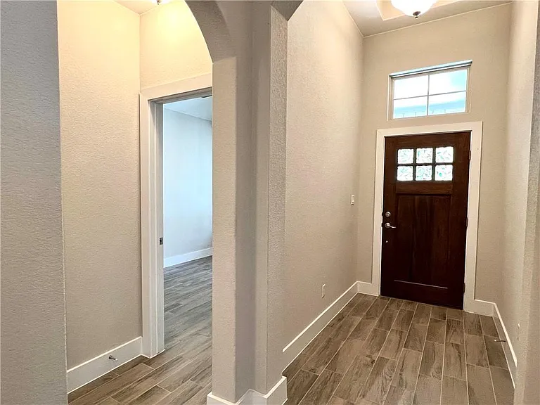 197 Santa Maria St — Photo 3