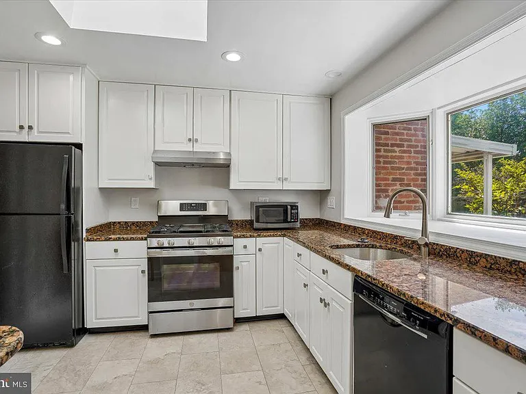 5006 Benton Ave — Photo 11