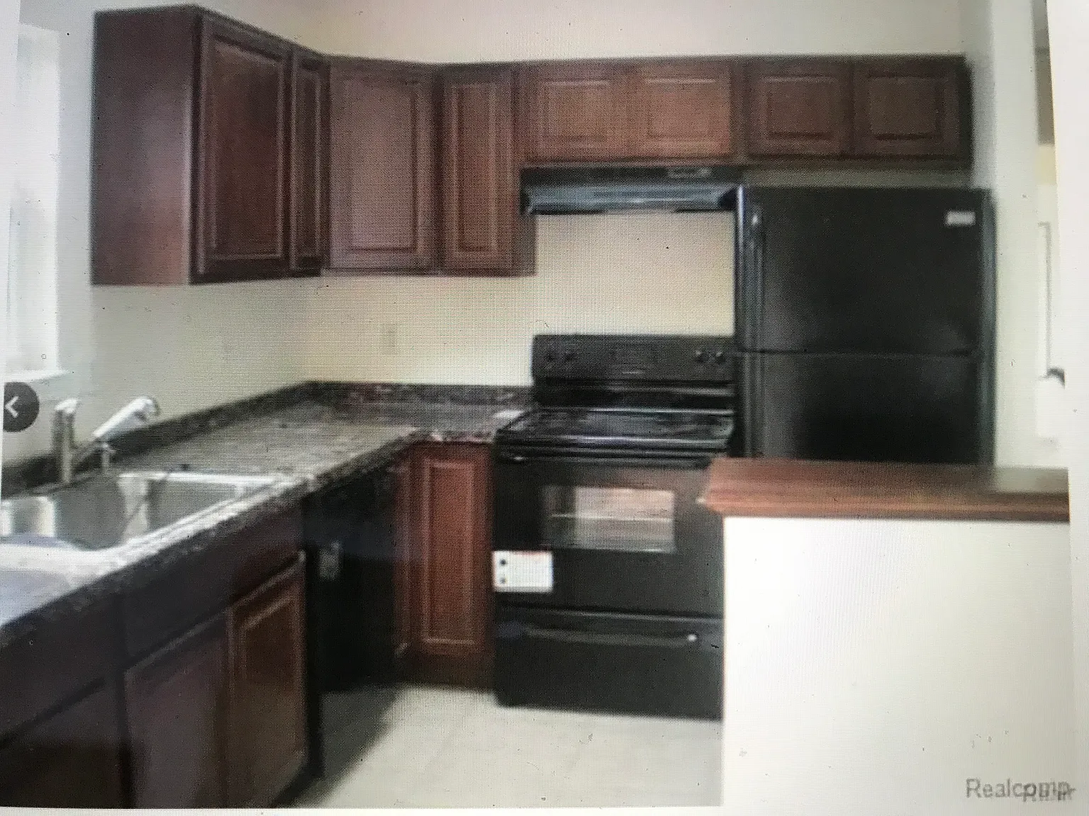 3 bed, 1380 sqft, $1,999 — Photo 2