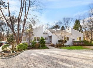41 Park Cir, Quogue, NY 11959