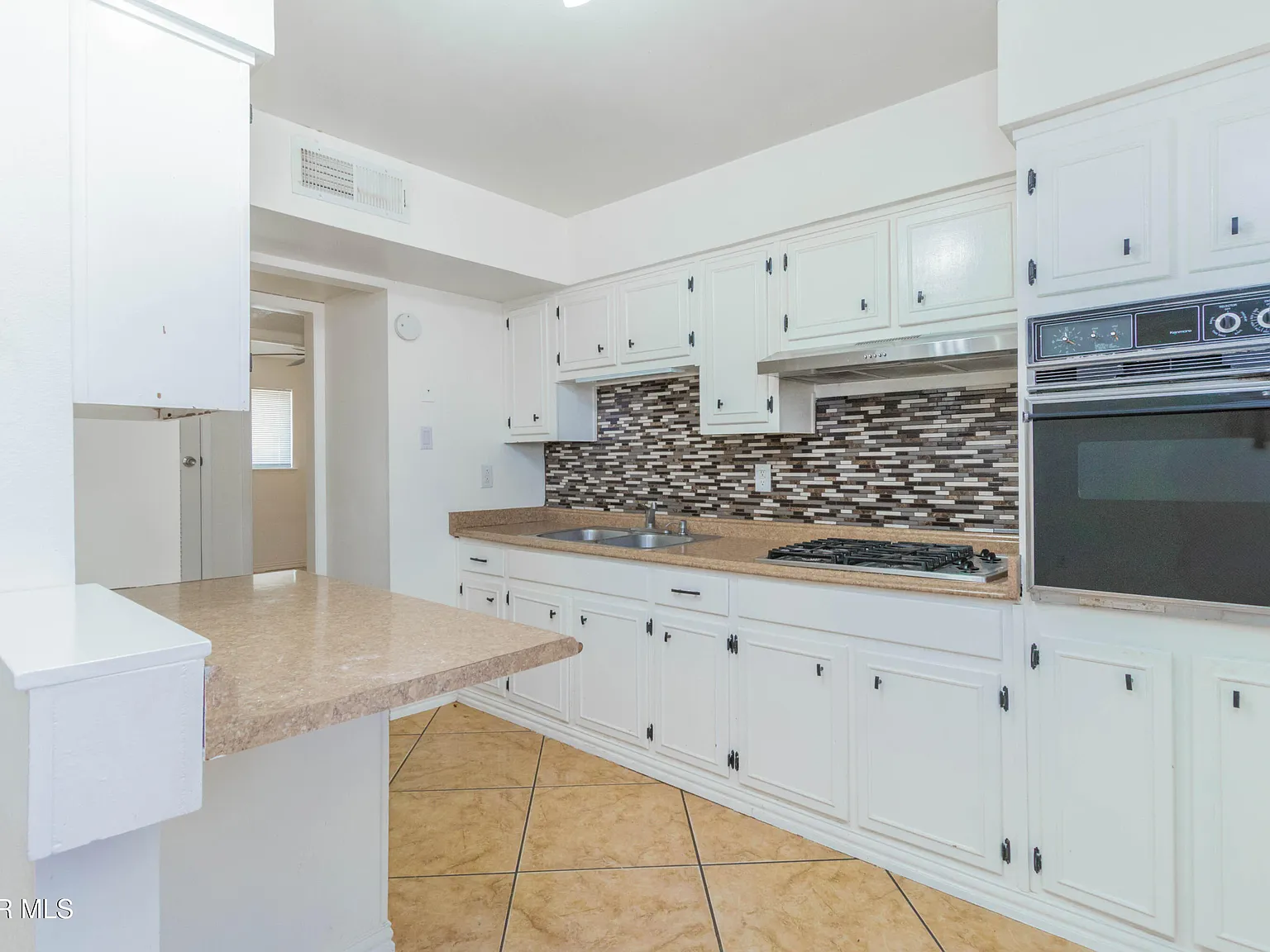 4 bed, 2.0 bath, 1278 sqft, $1,600 — Photo 4