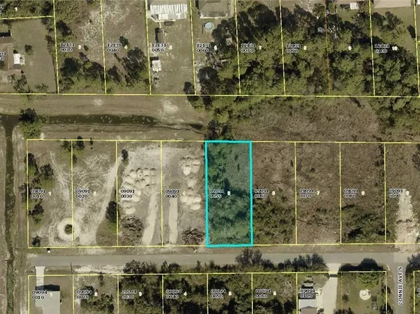 2606 32nd St SW, Lehigh Acres, FL 33976