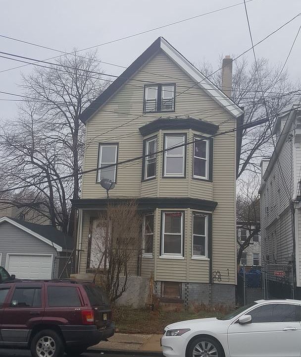 1st image of 20 Garwood Pl #2