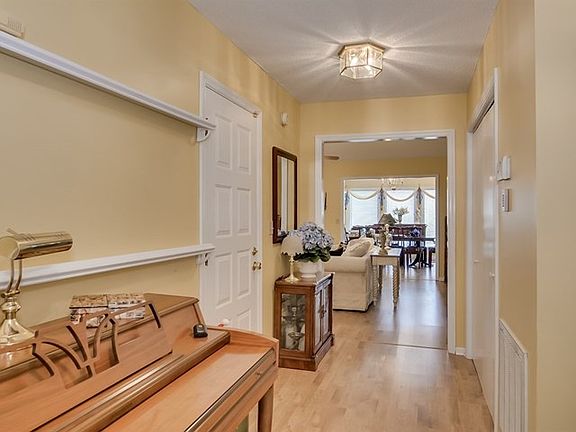 2nd image of 434 Creekwalk Dr