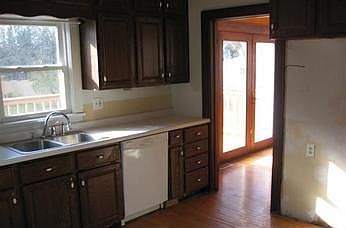 5th image of 1207 Shawano Ave