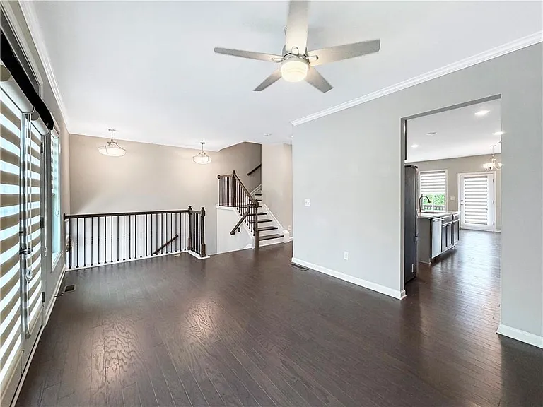 381 Northaven Ave — Photo 4