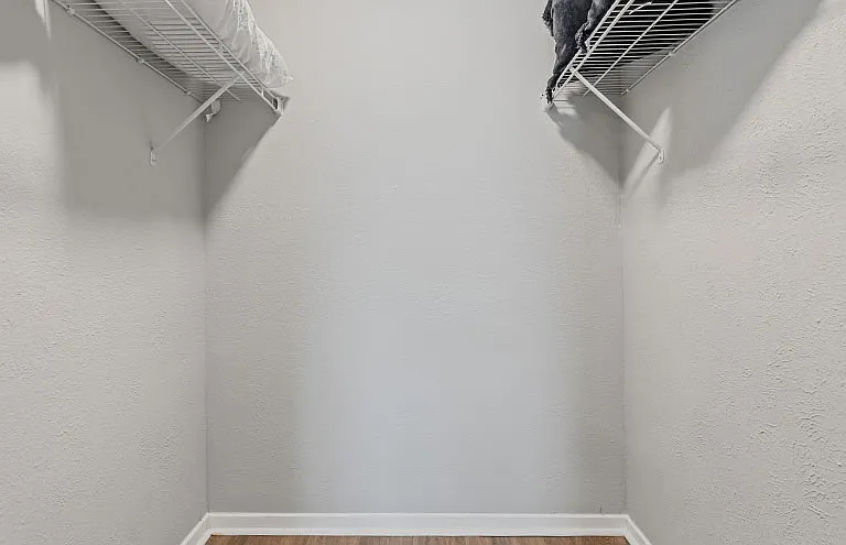 The Oakley Apartment Homes — Photo 7