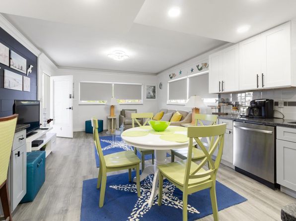 3675 Gulf Blvd APT 4