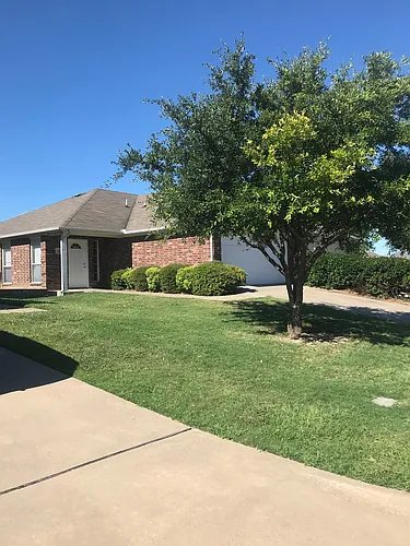 913 Sierra Vista Ct Photo 1