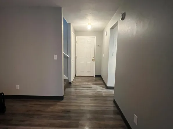 2323 22nd Ave APT 2, Forest Grove, OR 97116