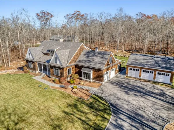 236 Tomaquag Rd, Ashaway, RI 02804