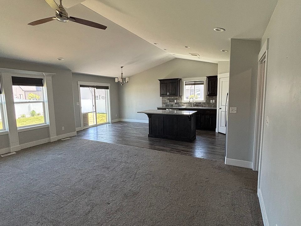 1st image of 448 Washington Loop