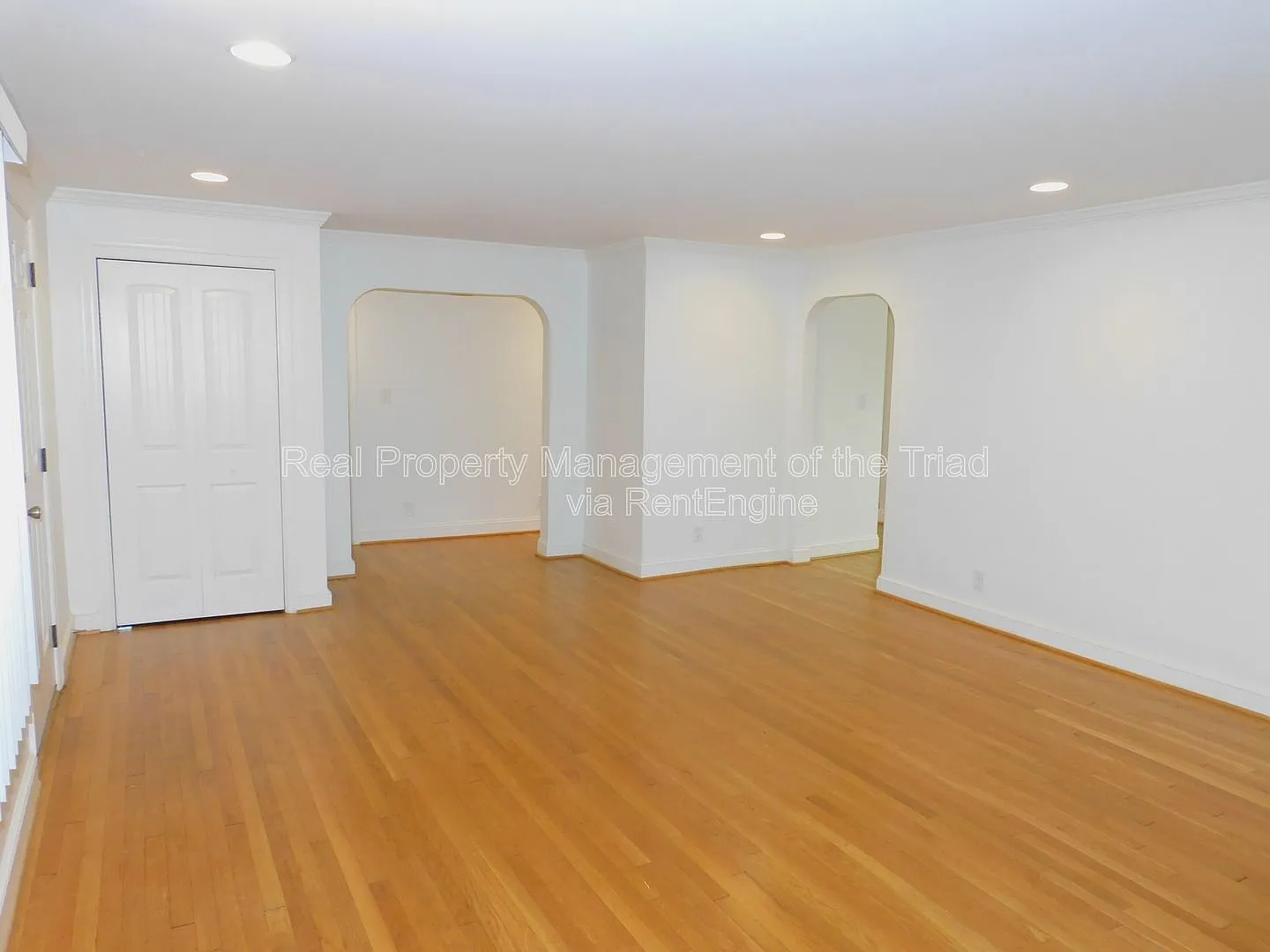 3 bed, 2.0 bath, 2473 sqft, $2,650 — Photo 4