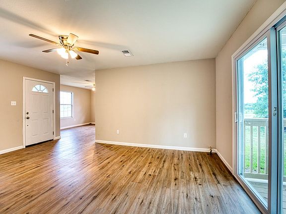 5th image of 103 Sevier Ave