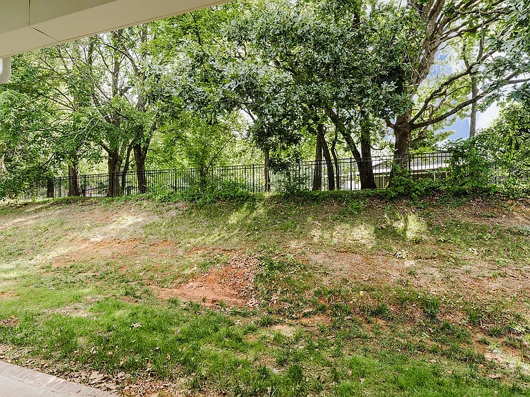 9016 Gant Dr — Photo 28