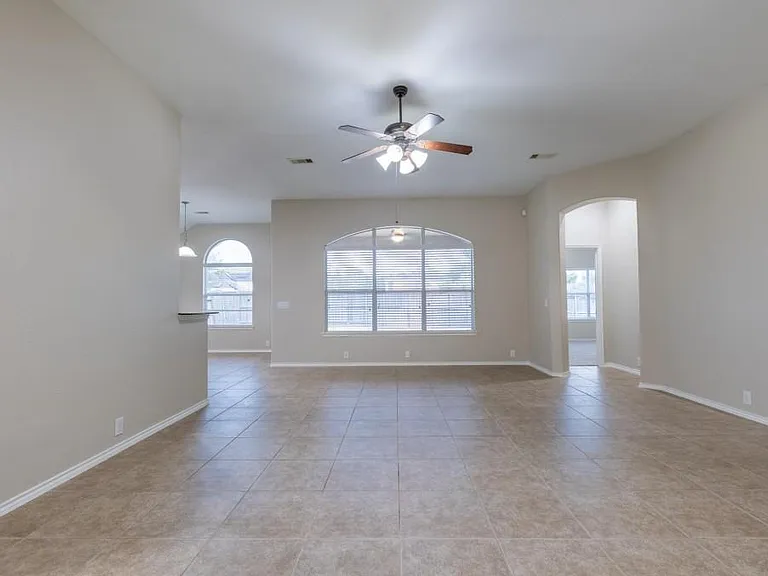 5402 Hickory Harvest Dr — Photo 8