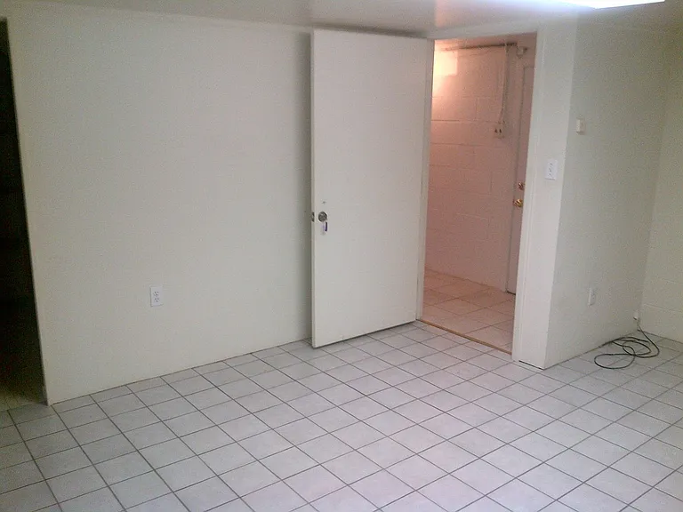 1412 N Kinser Pike — Photo 10