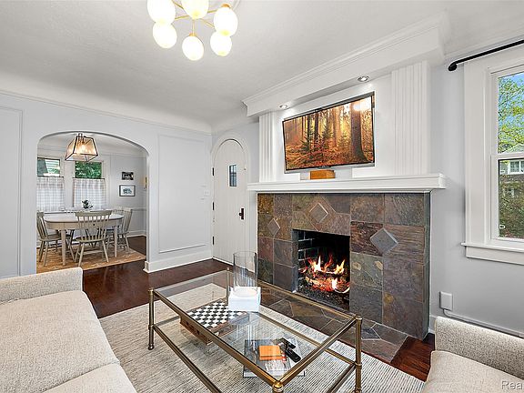 4th image of 1368 Cedar Dr