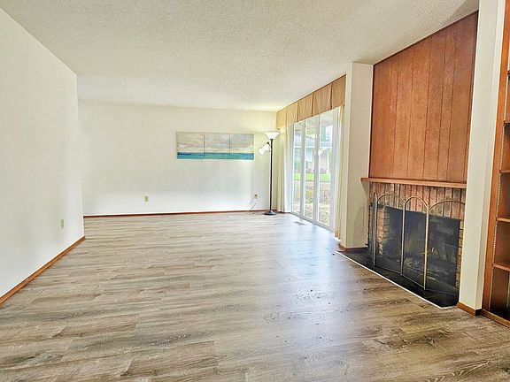 4th image of 16941 NE 19th Pl