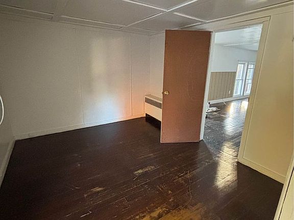 3rd image of 18 Montcalm St APT 2