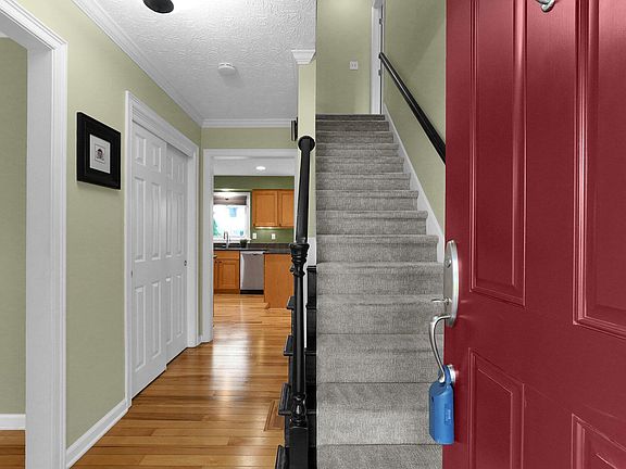 3rd image of 882 Helenhurst Ct