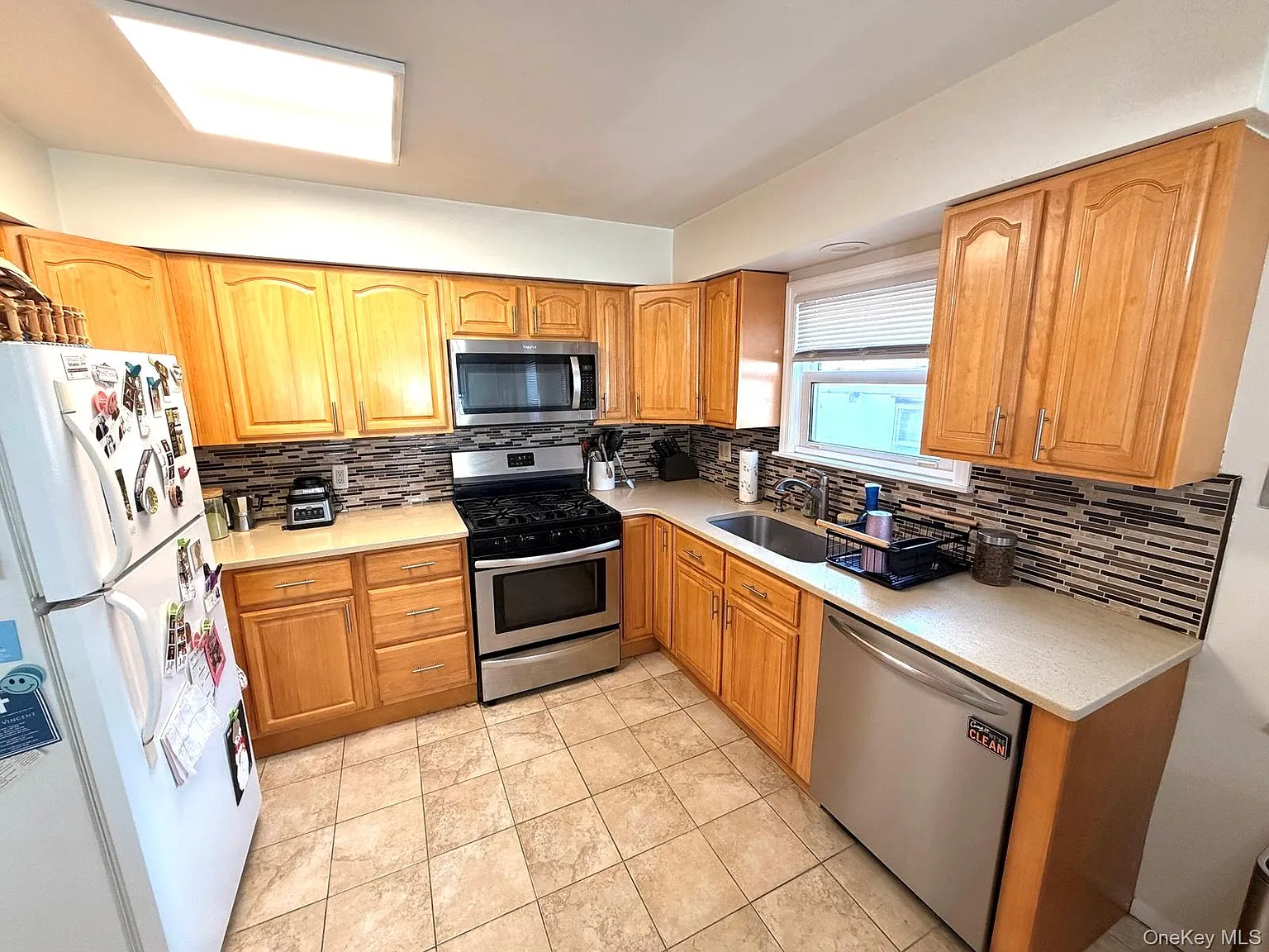 2 bed, 2.0 bath, 1300 sqft, $3,695 — Photo 4