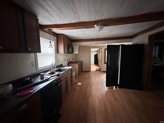 3rd image of 6088 W Adams St