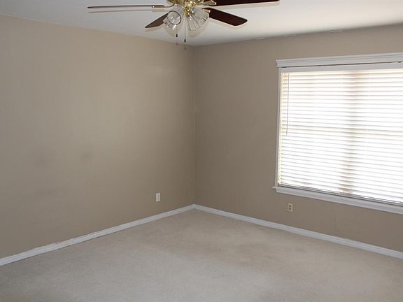 5th image of 231 Willowwood Ln