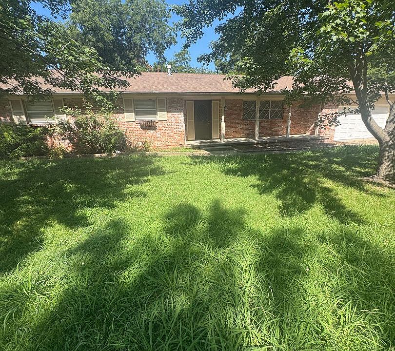 1st image of 1217 SE Greystone Ave