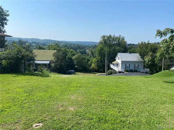 230 W 4th St, Hermann, MO 65041