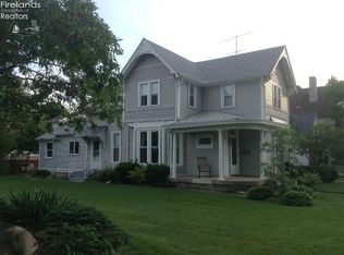 318 E 2nd St, Port Clinton, OH 43452
