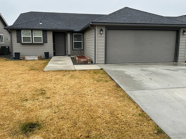 1118 Sequoia Rd — Photo 1