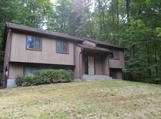 36 Collarbark Rd, East Fishkill, NY 12533