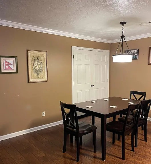 51 Ashwood Dr — Photo 1