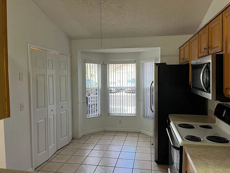 3221 Villa Way Cir — Photo 4