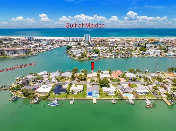 11140 4th St E, Treasure Island, FL 33706