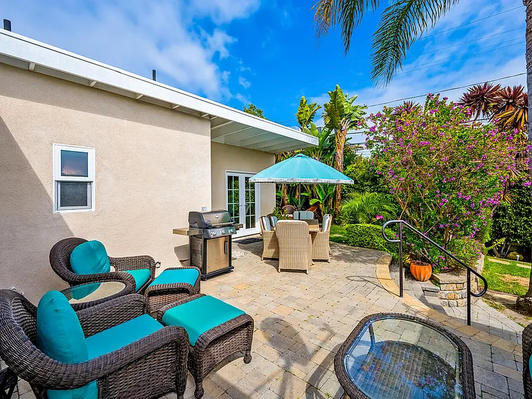 181 W Avenida Cornelio — Photo 32