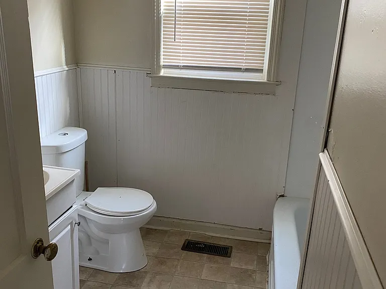 3821 Vermont Ave NW — Photo 6